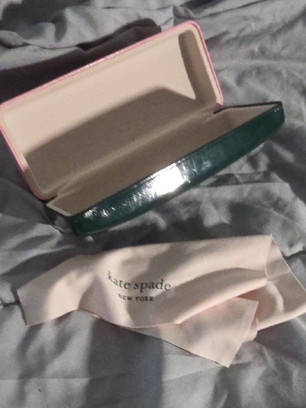 kate spade Pink Glossy Hard Shell Eyewear Case - Picture 5 of 6